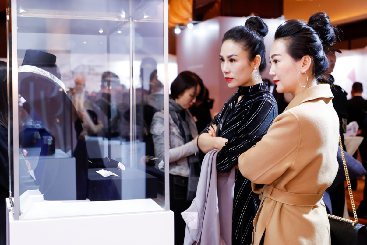 ���ʢ���ⳡ�߼��鱦չʾ��